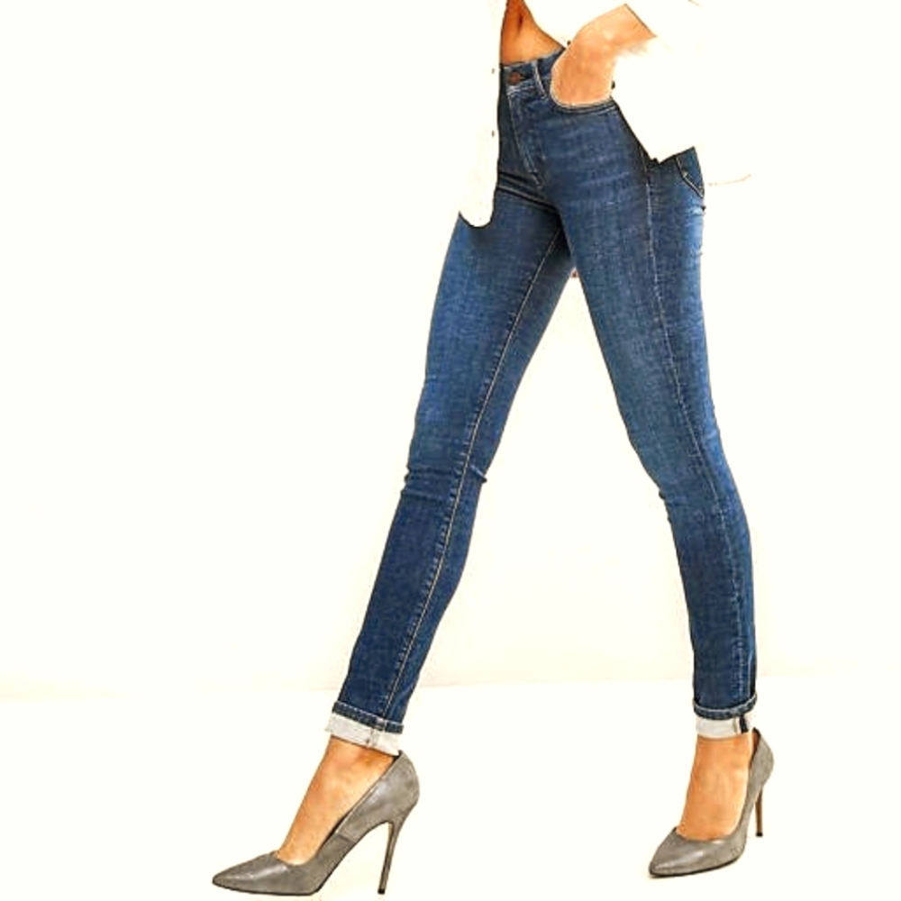 **MIH** Anthropologie BodyCon Skinny Jeans. Wash Rickie. Size 28